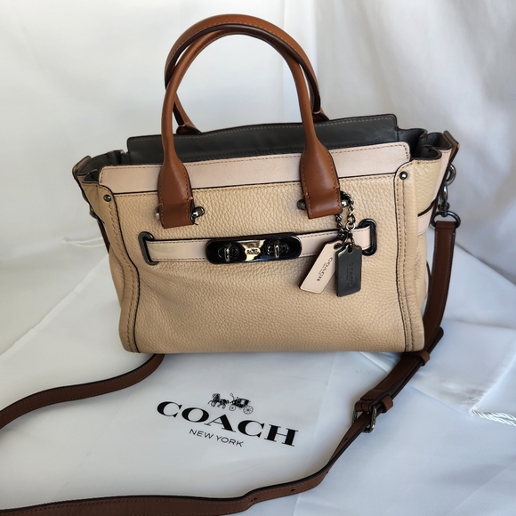 Coach Handbags - Coach Swagger 27 purse women's statement satchel bag 34420 pebbled tan leather